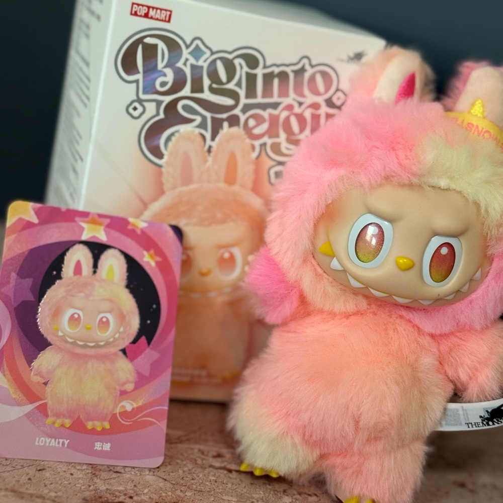 AUTHENTIC NEW Pop Mart LABUBU Big Into
Energy Vinyl Plush - LOYALTY